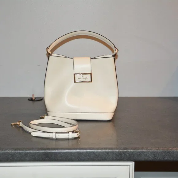 Kate Spade Reegan meringue (cream colored) smooth leather purse - Picture 4 of 4